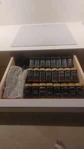 2er Set Verstellbares Gewürzregal für Schublade mit 24 luftdichten Gewürzgläser mit Bambusdeckel, 280x Etiketten  - Deco Haus Kunden-Foto 2
