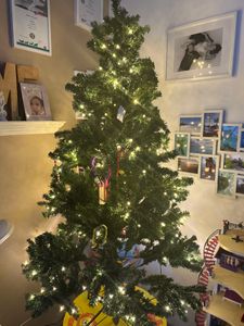 COSTWAY 180cm LED Künstlicher Weihnachtsbaum mit 1000 PVC Spitzen, 350 LED, 11 Lichtmodi, 5 Farbwechsel & Metallständer Tannenbaum Christbaum Grün Kunden-Foto 7