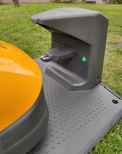 STIGA Rasenroboter A 300, kabellos, autonom, für Rasenflächen von 450 m² Kunden-Foto 6