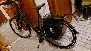 Licorne Bike Premium Touring Trekking Bike in 28 Zoll - Fahrrad für Jungen, Mädchen, Damen und Herren - 21 Gang-Schaltung - Mountainbike - Crossbike Kunden-Foto 1