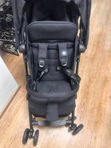 Maxi-Cosi Lara2 Baby Kinderwagen, 0-4 Jahre, 0-22 kg, kompakter Buggy, federleichter, 3 Liegepositionen, flache Liegeposition, Essential Black Kunden-Foto 3