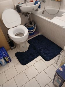 Badematten Set 2-teiliges, Badegarnitur, WC Vorleger, Badvorleger, Badeteppich, antirutsch beschichtet, extra stark saugfähig （Schwarz） Kunden-Foto 1