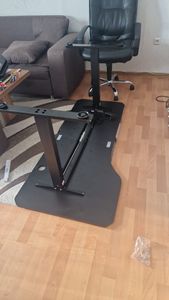 SANODESK QS1 Výškově nastavitelný stůl 140 x 60 cm, elektrický, 4 paměťové funkce, ochrana proti kolizím, nosnost 70 kg, háčky, vedení kabelů (černý) Fotografie od zákazníka č. 8