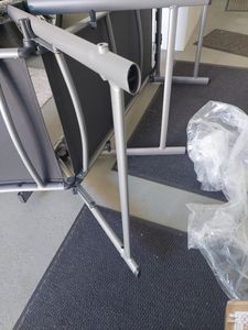 Hliníkové lehátko COSTWAY s kolečky, skládací lehátko se 7polohovým nastavitelným opěradlem a odnímatelným polštářem pod hlavu, skládací zahradní lehátko s rychleschnoucí tkaninou Fotografie od zákazníka č. 1