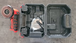 Szlifierka kątowa TEENO 19 500 obr./min – bezprzewodowa szlifierka, 76 mm, kompletny zestaw z 2 akumulatorami 2000 mAh i 6 tarczami – do szlifowania i polerowania Zdjęcie produktu od klienta nr 3