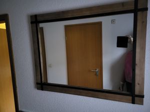 COSTWAY prostokątne lustro z drewnianą ramą, 77 x 100 cm, rustykalne lustro ścienne, nietłukące lustro wiszące, dekoracyjne drewniane lustro z haczykiem, brązowe Zdjęcie produktu od klienta nr 1