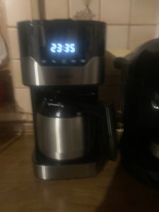 MEDION Kaffeemaschine mit Thermoskanne und Timer (Filtermaschine, 8 Tassen, 1,2 Liter, 900 Watt, 3 Stufen, Warmhaltefunktion, Timer Zeitschaltuhr, Antitropf, Display, MD18458) edelstahl Kunden-Foto 3