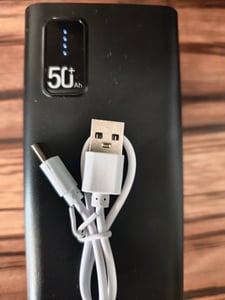 Powerbank, 30000mah Power Bank, QC3.0 22,5 W & USB C PD20 W Fast Charge, 2 Input und 5 Output (QC & USB & Typ C) Externer Akku Kunden-Foto 2