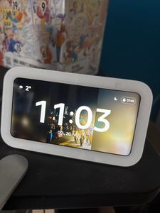 Amazon Echo Show 5" 3e génération Assistant virtuel Blanc Photo du client 2