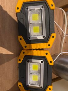 2 Stück 30W LED Baustrahler, Arbeitsstrahler Strahler Akku USB Wiederaufladbares, IP65 Wasserdicht Arbeitsleuchte, Flutlicht Ständer-Arbeitslicht für Camping, Fischen, Werkstatt, Baustelle Kunden-Foto 1