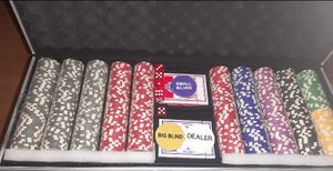 XMTECH Poker Case Set 500 žetonů Poker Set Laser se stříbrným hliníkovým pouzdrem, včetně 2x pokerových balíčků, 5x kostek, 3x dealerského tlačítka Fotografie od zákazníka č. 1