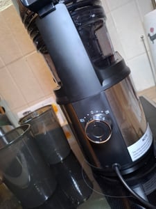 AMZCHEF Entsafter mit 113MM Einfüllöffnung, 1,8 L Slow Juicer, Entsafter für Gemüse und Obst, Leicht zu Reinigen, Silber Kunden-Foto 10