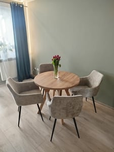 Dekori Runder Ausziehbarer Esstisch für Esszimmer, Wohnzimmer PERO, Loft-Stil, Durchmesser: 110 / 160 cm, Farbe: Eiche Craft Golden / Weiss Kunden-Foto 21