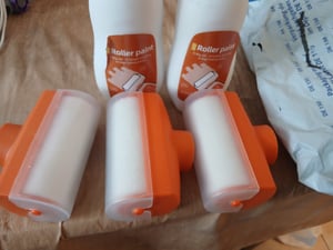 Witte verf voor muren met geïntegreerde roller, sneldrogend, anti-druppel, 500 gram - WhiteRoll Klantenfoto 1