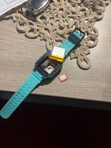Montre connectée pour enfants Montre-bracelet connectée avec GPS, appareil photo et carte SIM  pour enfants, filles et garçons à partir de 3 ans Écran tactile Sport Fitness Bracelet Cadeau Appel Android iOS Bleu Retoo Photo du client 1
