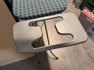 KADAX Bügelbrett mit hitzebeständiger Bügeleisenablage, Robuster Bügeltisch mit stabilen Beinen (Grün) Kunden-Foto 6