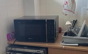 Bauknecht MWS 201 B, Über den Bereich, Grill-Mikrowelle, 20 l, 700 W, Eingebautes Display, LED Kunden-Foto 1