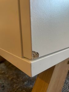 byLIVING Sekretär VALENTIN / Sekretär matt weiß mit Absetzung in Eiche-Optik / Office-Schrank mit 1 Tür und 3 Schubkästen / Scandi-Style / Grifflos / B 120, H 127, T 38 cm Kunden-Foto 1