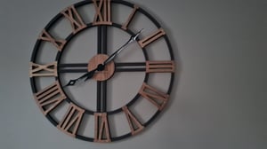Groß wanduhr XXL ohne tickgeräusche LOFT Grande Schwarz und Eiche Holz Holzoptik 80cm durchmesser römische Zahlen Wohnzimmer Schlafzimmer Kunden-Foto 1