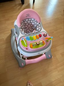 BRONEA® 4-in-1 Gehfrei Baby Lauflernwagen Schaukel Lauflernhilfe Babywalker mit Schaukelfunktion, Licht & Musik | Höhenverstellbar & Klappbar - Grau Kunden-Foto 1