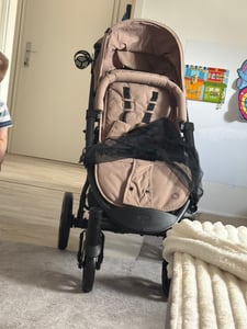 LIONELO Annet passeggino fino a 22 kg con funzione reclinabile, piccola carrozzina pieghevole con accessori, zanzariera, copripiedi, portabicchieri, cestino beige Foto del cliente 2