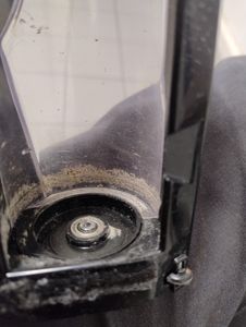 Hallo .  Nach mehrmonatigem Staubsaugergebrauch ist die Turbobürste kaputt gegangen.  Ansonsten ist der Staubsauger gut
