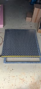 Pokrywa studziennej, całkowicie ocynkowana, z ramą, o wymiarach 810 x 810 mm, do studzienek kanalizacyjnych Zdjęcie produktu od klienta nr 2