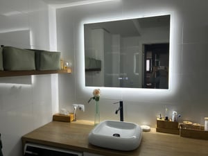 Puluomis koupelnové zrcadlo s osvětlením bez mlhy 100x80, s hodinami a teplotou Koupelnové zrcadlo LED 6500k stmívatelné odolné proti stříkající vodě Fotografie od zákazníka č. 1