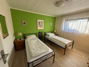 Łóżko metalowe Yaheetech Rama łóżka Rama łóżka, zagłówek z motywem chmurki, 140 x 200 cm, biały Zdjęcie produktu od klienta nr 5
