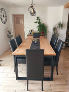 t m c s Tommychairs - Sada 4 moderných stoličiek LUISA do kuchyne a jedálne, robustná konštrukcia z lakovaného bukového dreva bielej farby, čalúnené a potiahnuté bielou imitáciou kože Fotografia od zákazníka č. 3