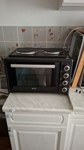 ECG ETH 3501B | Mini-Backofen | 35 L | 2 elektrische Kochplatten | Einstellbare Ofentemperatur (90–250 °C) | Schwarz | Kunden-Foto 1