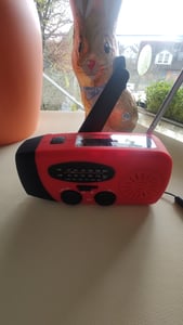 Solar radio, Solar Kurbelradio mit LED-Taschenlampe, Notfallradio AM/FM Wetter, 2000mAh Akku, Handkurbel-Dynamo, Powerbank für Smartphone Kunden-Foto 3