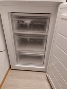 homeX Gefrierschrank, Tiefkühlschrank klein - 60L Nutzinhalt, 4-Sterne Gefrieren, Freezer freistehend, schwarz, FS1016-B Kunden-Foto 7