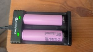 Samsung INR18650-35E – Li-Ion Zelle 3,7 V 3500 mAh (18650, Flat-Top, ungeschützt) Kunden-Foto 1