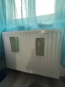 Relaxdays Luftbefeuchter Heizung, 4er Set, Wasserverdunster für Heizkörper, inkl. Haken zum Aufhängen, Keramik, hellgrau Kunden-Foto 1