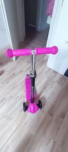 Jiubiaz Kinderroller Funscooter Tretroller Kickroller 3-Rad-Kinderroller LED-Räder bis 50 kg Höhenverstellbar Grün Kunden-Foto 6