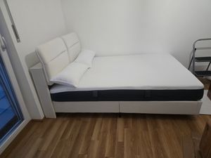 Schönes Bett
