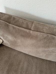 Ecksofa Farese mit Schlaffunktion und Bettkasten, Ottomane rechts, Cordbezug in Beige Kunden-Foto 1