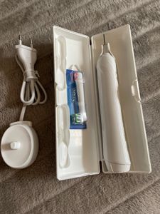 Oral-B Pro Clean, Erwachsener, Rotierende Zahnbürste, Tägliche Pflege, Tiefenreinigung, Zahnfleischpflege, Puls, Blau, Weiß, 2 min, Weiß Kunden-Foto 1