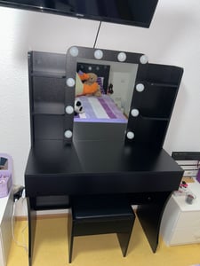 Yaheetech Schminktisch mit LED-Beleuchtung & Spiegel, 3 Farben, 9-stufig einstellbare Helligkeit, mit Schublade & 4 oberen Ablagen, Schwarz Kunden-Foto 1
