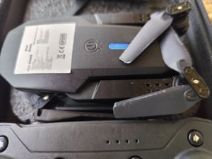 Drony s kamerou, WiFi FPV, bezkartáčový motor, skládací, dosah až 150 metrů, 3 baterie, RC kvadrokoptéra pro začátečníky i pokročilé, s funkcí sledování, značka Retoo Fotografie od zákazníka č. 3