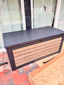 Keter Gartenbox "Northwood" 623L - Anthrazit - 155x72x70 cm - Deckel bis 270 kg belastbar - abschließbar Kunden-Foto 6