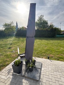 KINGSLEEVE® Sonnenschirm Abdeckung bis Ø 350 cm mit Stab Winterfest Wetterfest Robust Reißfest Groß Wasserabweisend Schutzhülle Plane Abdeckplane Grau Kunden-Foto 2