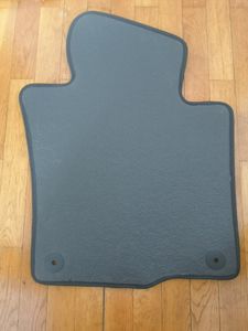 Premium Fußmatte Fahrer matte vorne links für Volkswagen Tiguan 2007-2015 Kunden-Foto 4