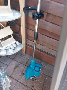 Unkrautbürste für Rasentrimmer mit M10 x 1,50 mm Gewinde, 4 Zoll Stahlbürste Wildkrautbürste, Drahtbürste für Freischneider & Motorsense Kunden-Foto 1