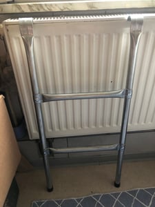 Relaxdays Trampolin Leiter, 76 cm, zum Einhängen, 2 Stufen, Einstiegsleiter Gartentrampolin, universal, Stahl, silber Kunden-Foto 1