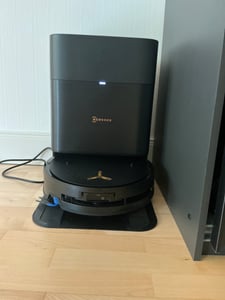 ECOVACS DEEBOT X9 PRO Omni Staubsauger Roboter mit Wischfunktion, 16.600 Pa, OZMO Roller, All-in-One Omni Station, YIKO-GPT Saugroboter, Schwarz Kunden-Foto 1