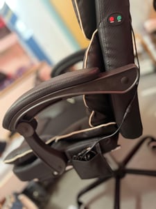 Gaming-Stuhl mit Ventilator, Bürostuhl, Luftkühler und Kühlung – Belüfteter Kühlsitz, mit Liegefunktion,  sanfte Vibrationsmassage, Schwarz Kunden-Foto 44