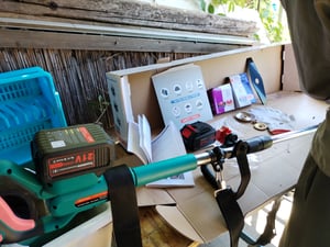 Akku Rasentrimmer mit 2× 4000mAh Akku 21V, 750W Bürstenloser Motor Rasentrimmer mit Unkrautbürste, Freischneider Akku & Ladegerät - Blau Kunden-Foto 2