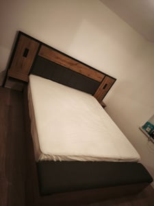 Manželská postel Flieks pro mládež 180x200 cm s nastavitelnou lampičkou na čtení, úložná postel s funkcí zásuvky, ložnicový set s lavicí a nočním stolkem Fotografie od zákazníka č. 2